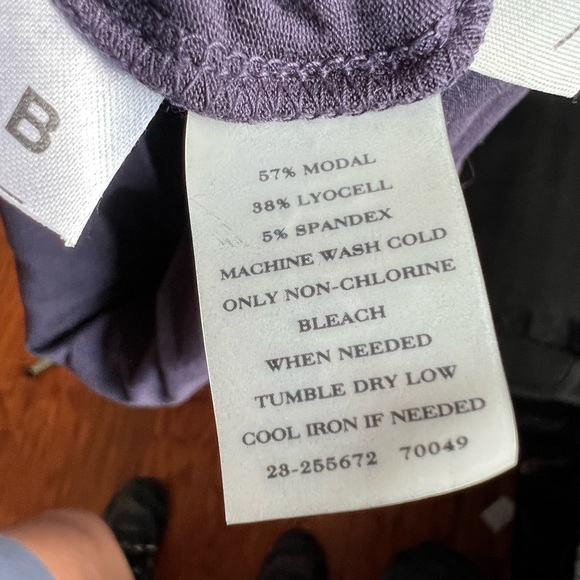 Ann Taylor sleeveless jersey blouse/ crossover tank with buttons.  Size medium. - Picture 7 of 7